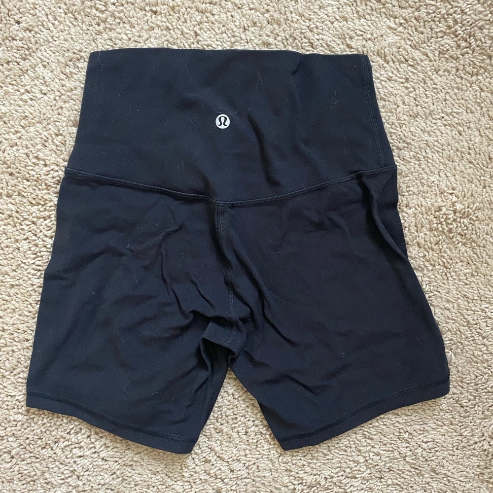 Lululemon bike shorts size 4